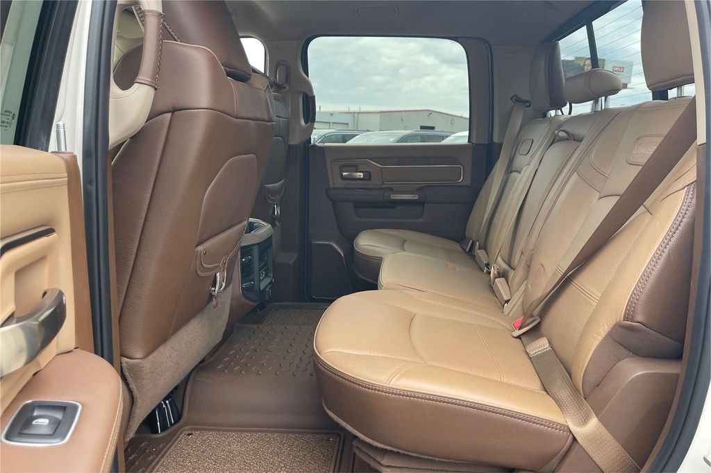 صورة مصغرة 31 لـ 2021 RAM 3500 LONGHORN