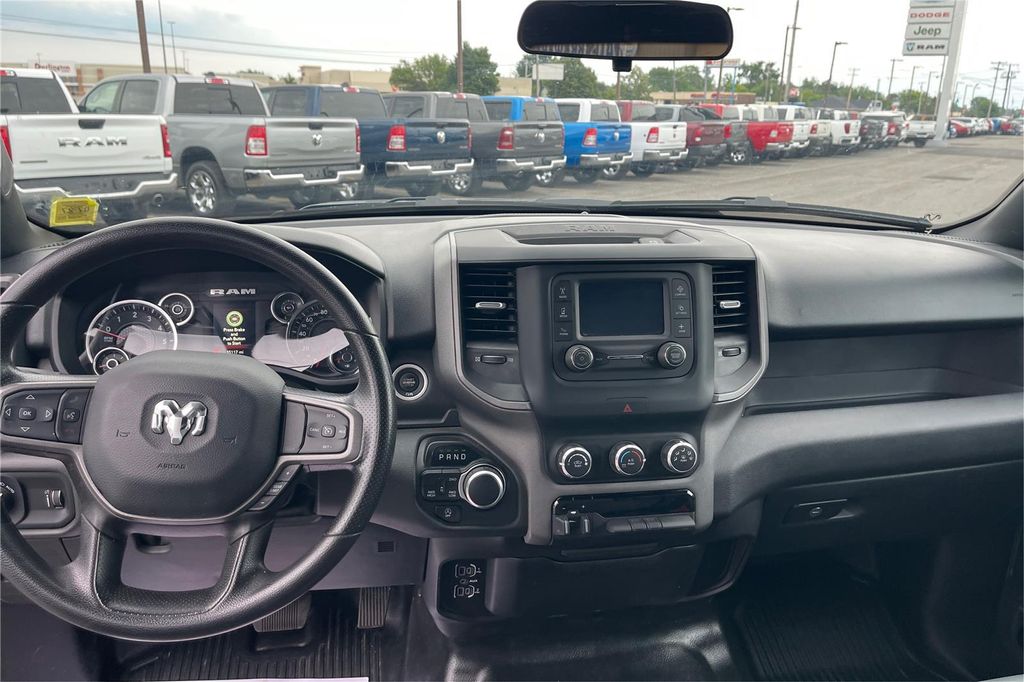 2024 RAM 1500 TRADESMAN thumbnail 21