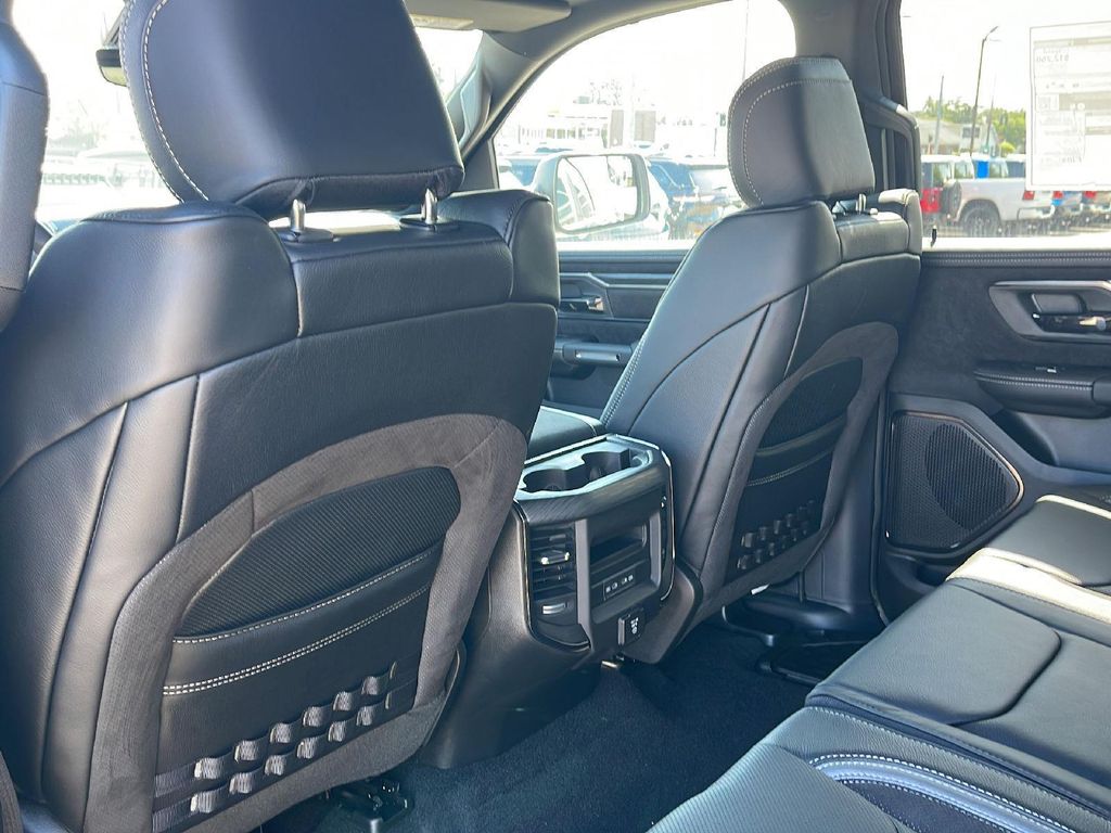 2026 RAM 1500 RHO CREW CAB 4X4 5'7' BOX — миниатюра 15