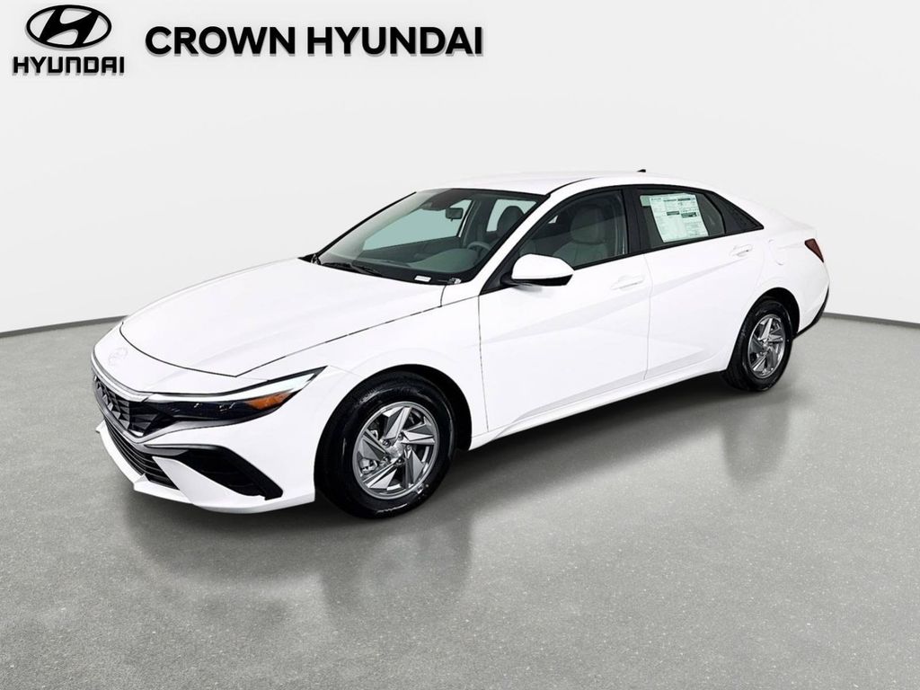 New 2026 Hyundai ELANTRA SE