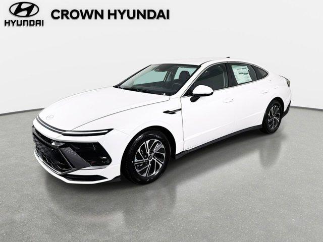 New 2026 Hyundai SONATA Hybrid Base