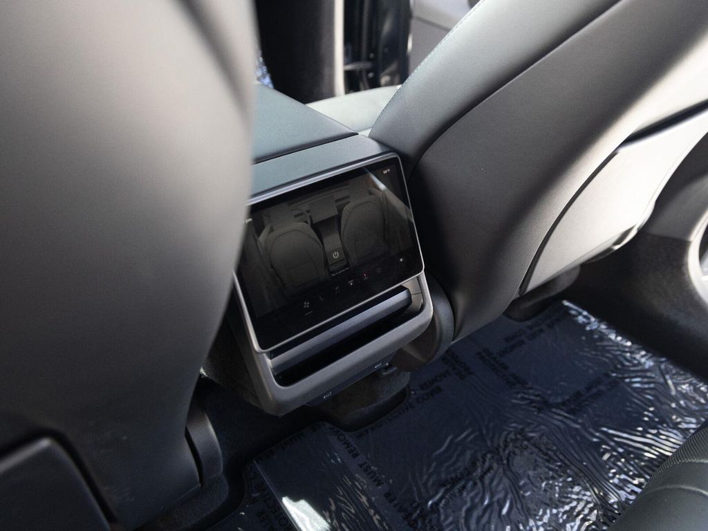 صورة 17 لـ 2026 Tesla MODEL Y PREMIUM ALL-WHEEL DRIVE