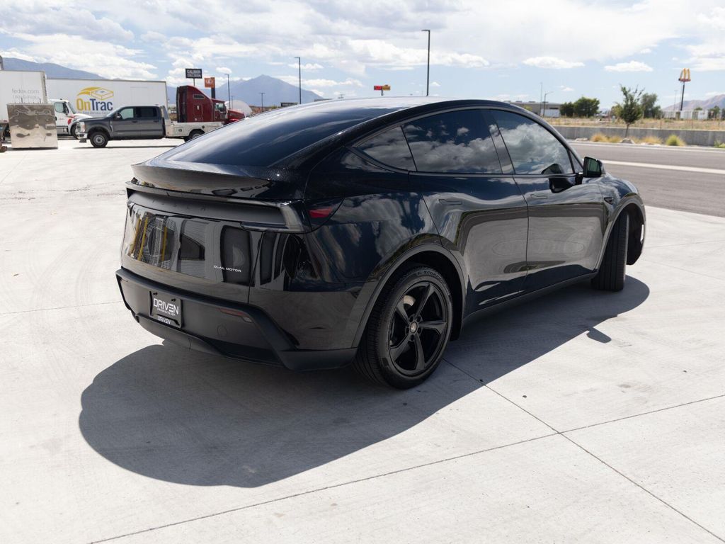 صورة 9 لـ 2026 Tesla MODEL Y PREMIUM ALL-WHEEL DRIVE