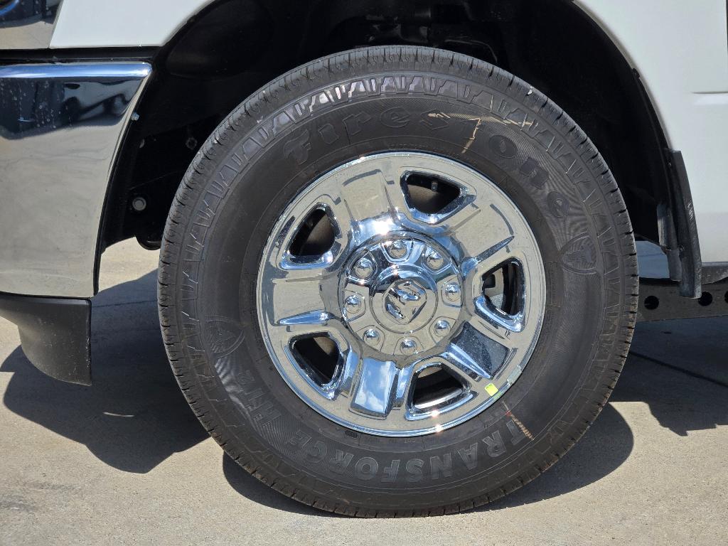 2026 RAM 2500 TRADESMAN photo 9
