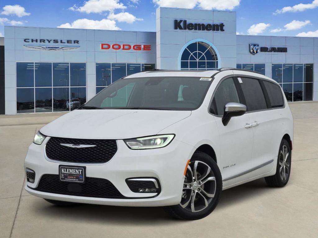 New 2026 Chrysler Pacifica Pinnacle