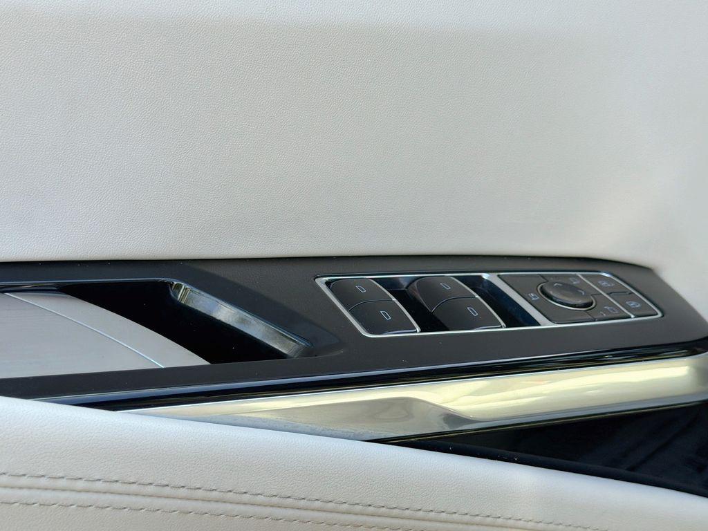2025 Cadillac ESCALADE SPORT PLATINUM — миниатюра 18
