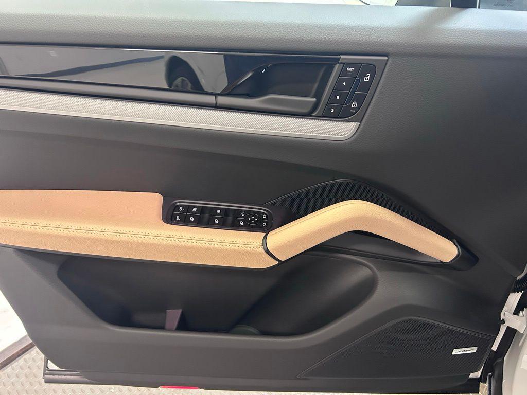 PORSCHE CAYENNE - 7
