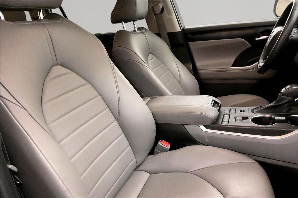 2022 Toyota HIGHLANDER XLE — миниатюра 24