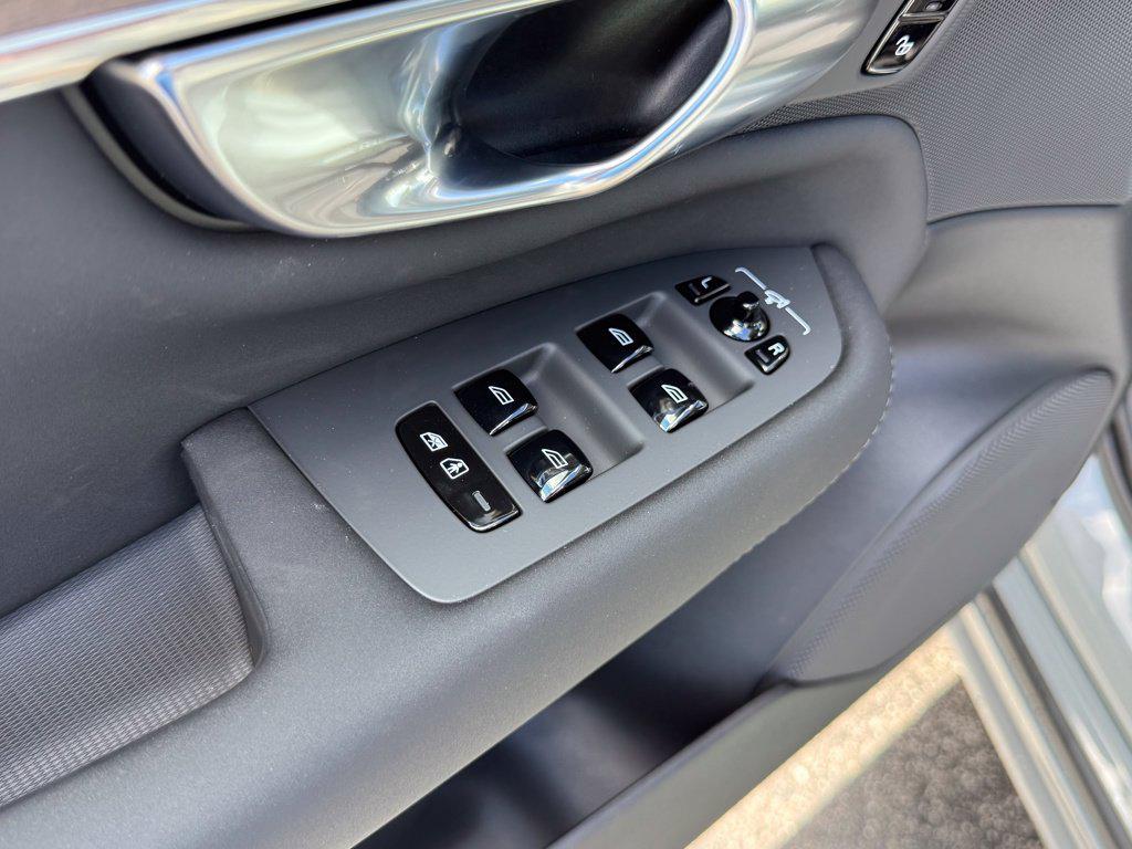 2026 Volvo XC90 B6 PLUS 7-SEATER 缩略图 17