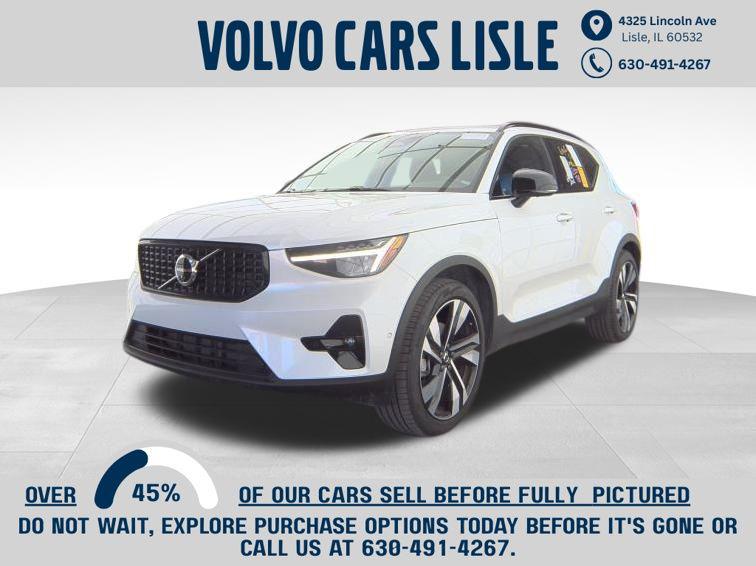 Certified 2025 Volvo XC40 B5 Plus Dark Theme
