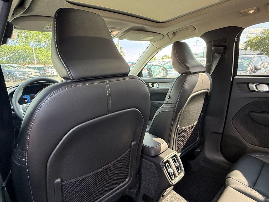 2026 Volvo XC40 B5 PLUS — миниатюра 18