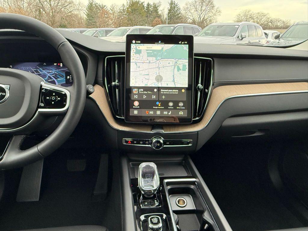 2026 Volvo XC60 B5 ULTRA thumbnail 25