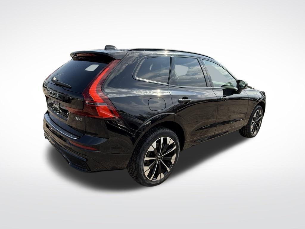 2026 Volvo XC60 B5 PLUS — фото 9