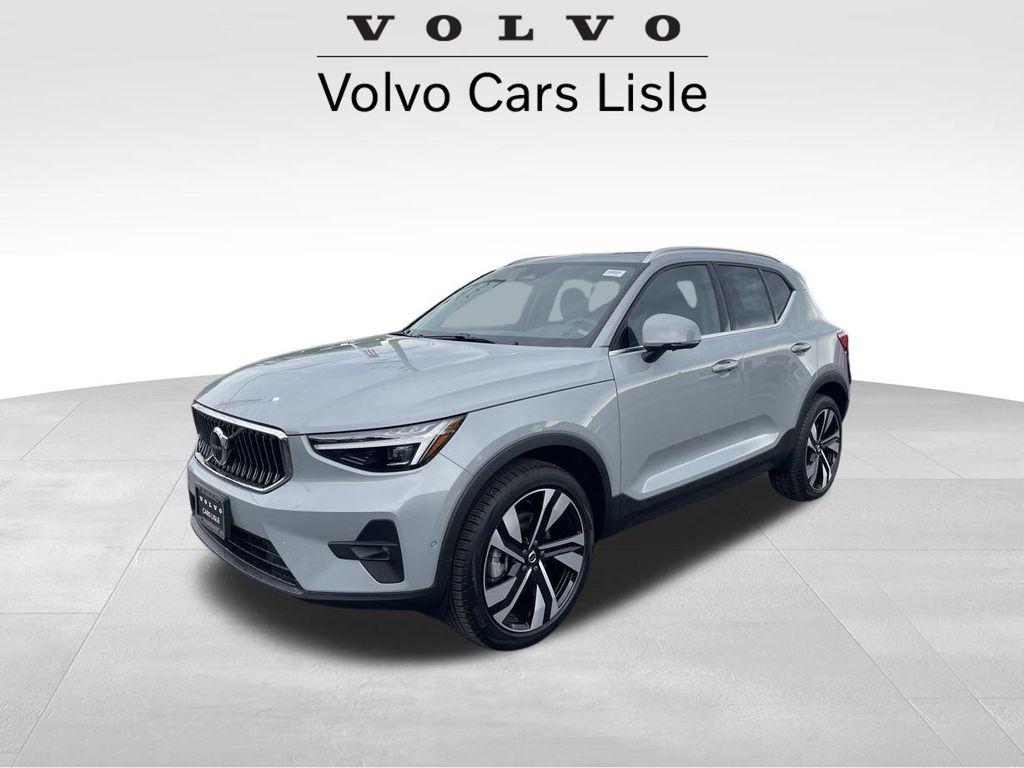New 2025 Volvo XC40 B5 Plus Bright Theme