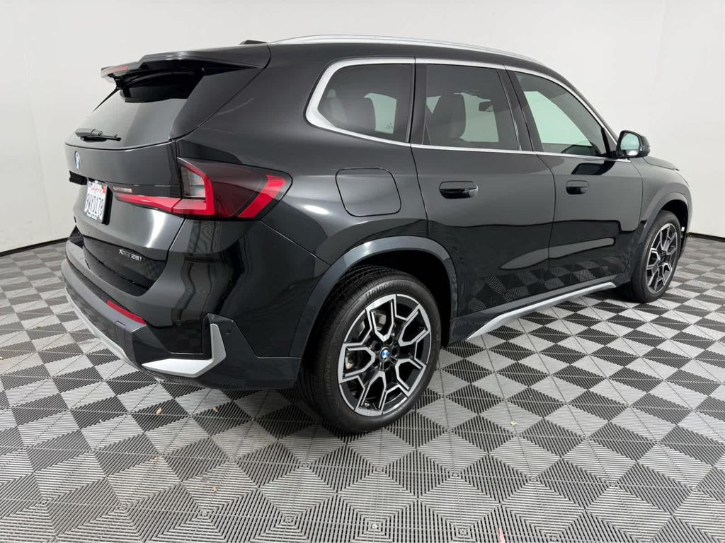 صورة 3 لـ 2025 BMW X1 XDRIVE28I