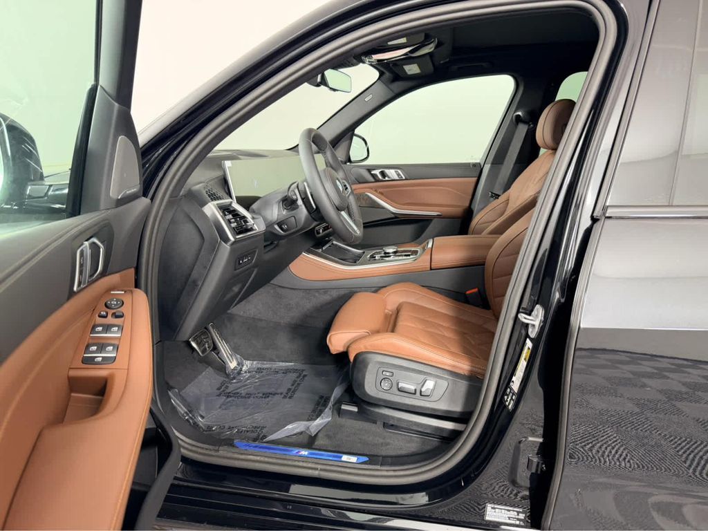 صورة 10 لـ 2026 BMW X5 XDRIVE40I