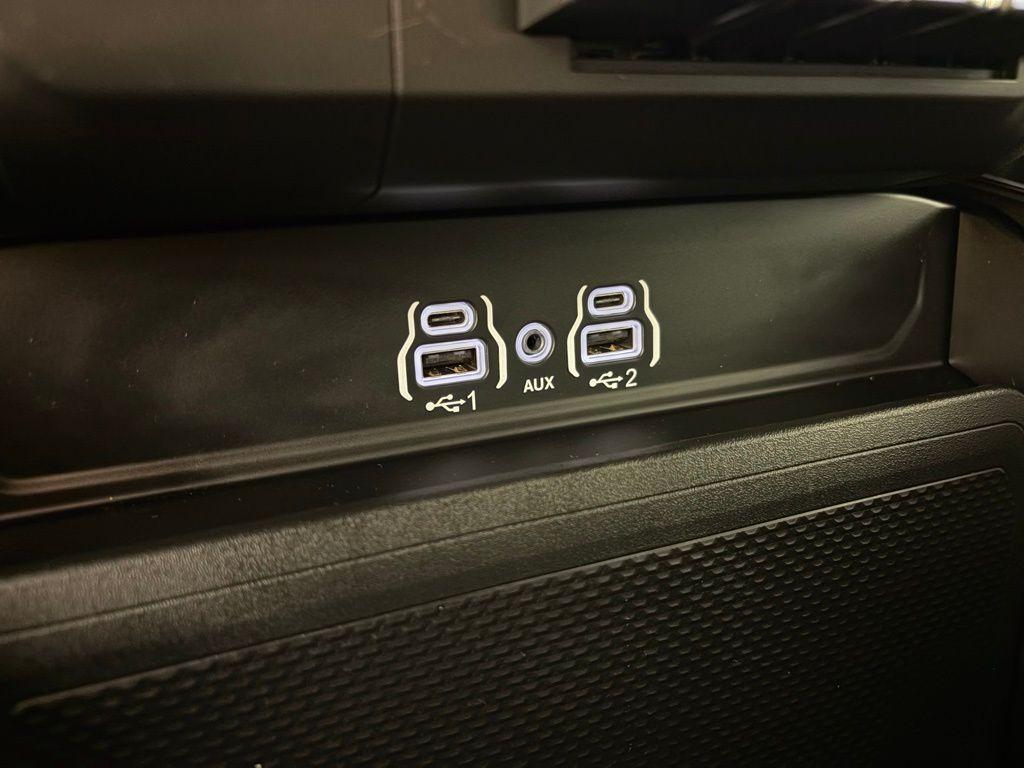 صورة مصغرة 30 لـ 2026 RAM 1500 EXPRESS
