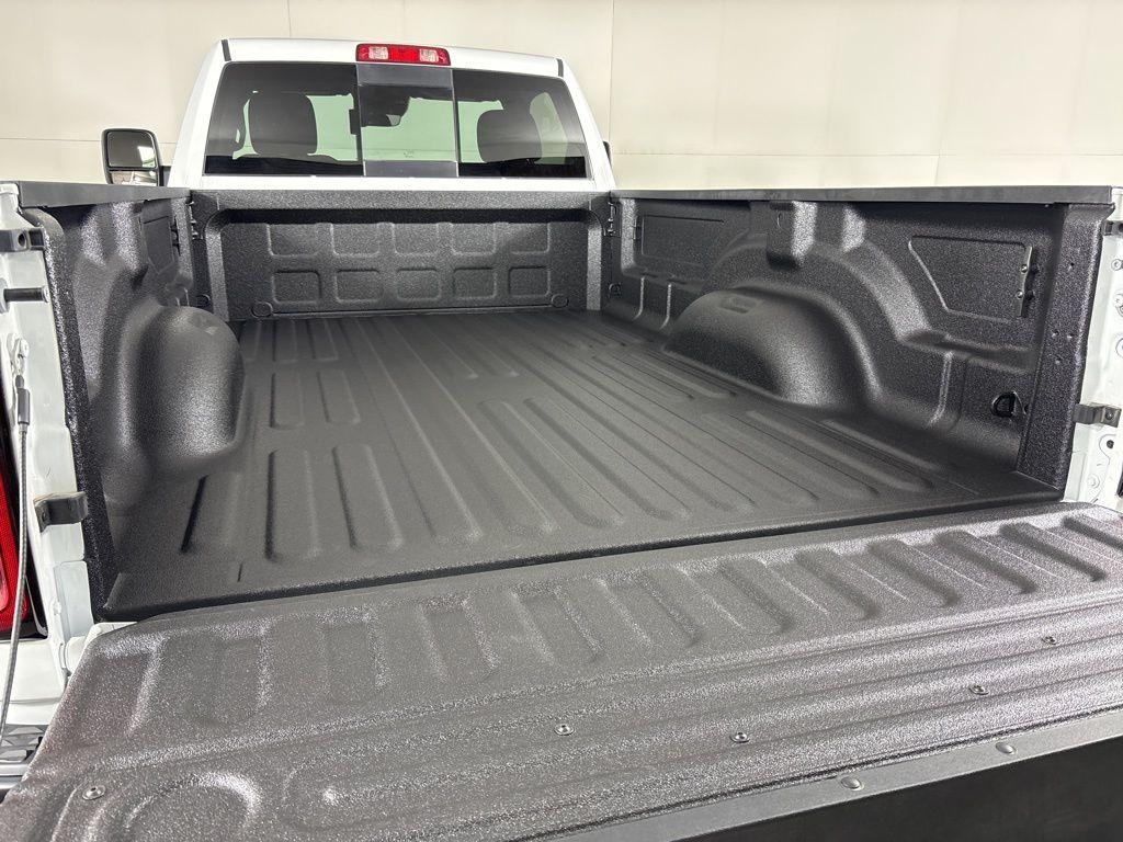 صورة مصغرة 32 لـ 2026 RAM 2500 TRADESMAN