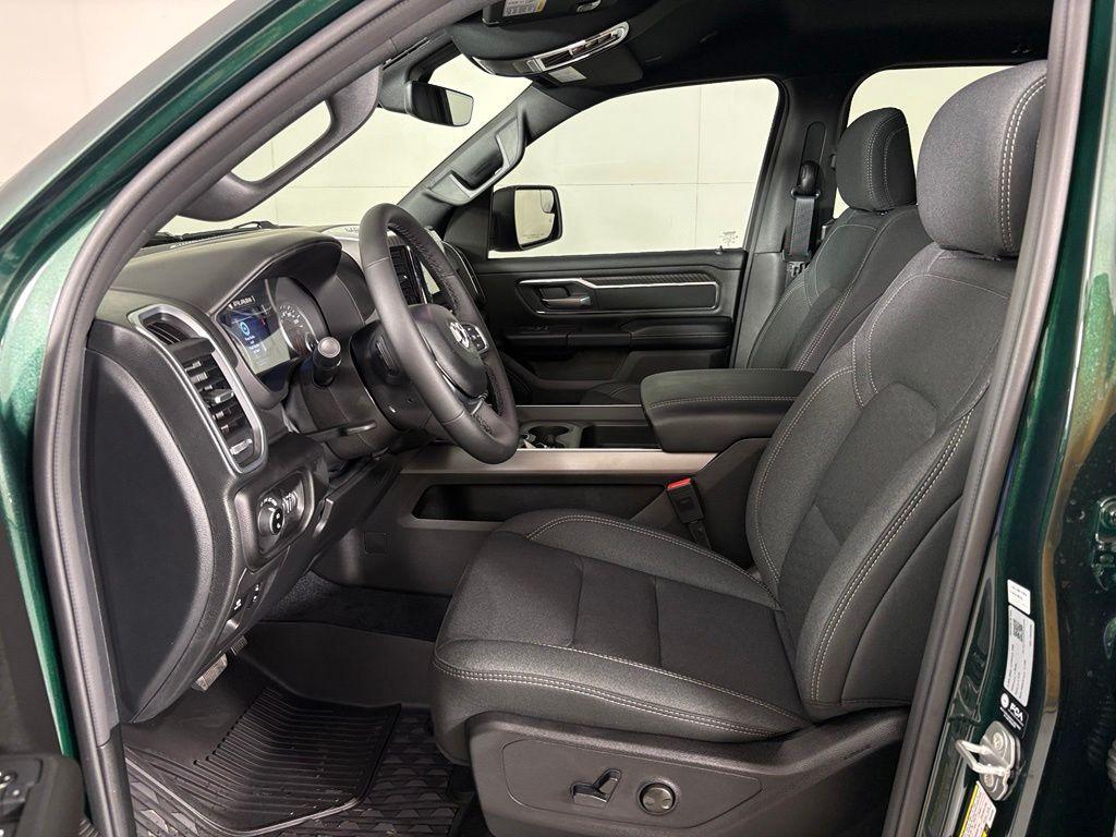 2026 RAM 1500 BIG HORN/LONE STAR — миниатюра 16