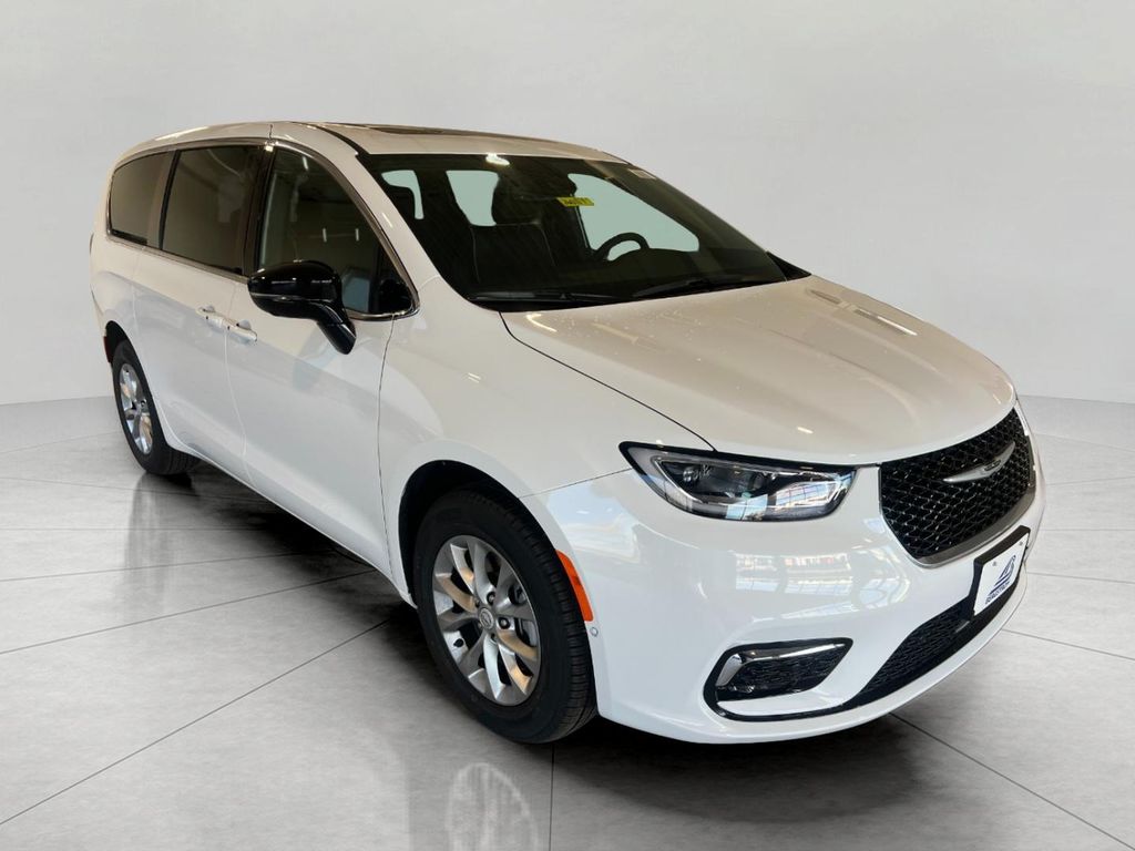 New 2026 Chrysler Pacifica Limited