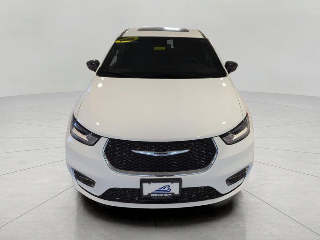 New 2026 Chrysler Pacifica Limited