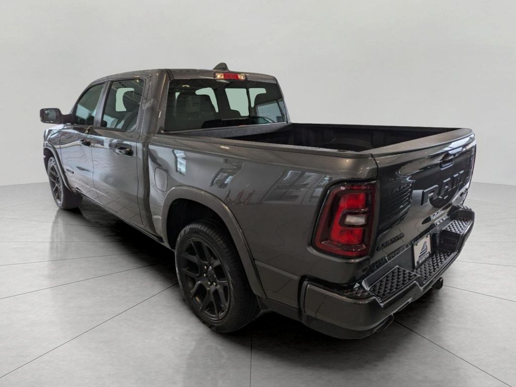 صورة مصغرة 32 لـ 2026 RAM 1500 LARAMIE