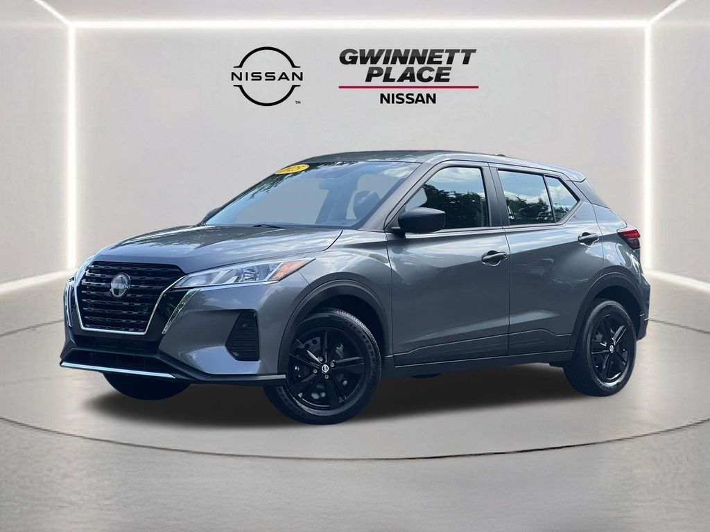 New 2025 Nissan Kicks S