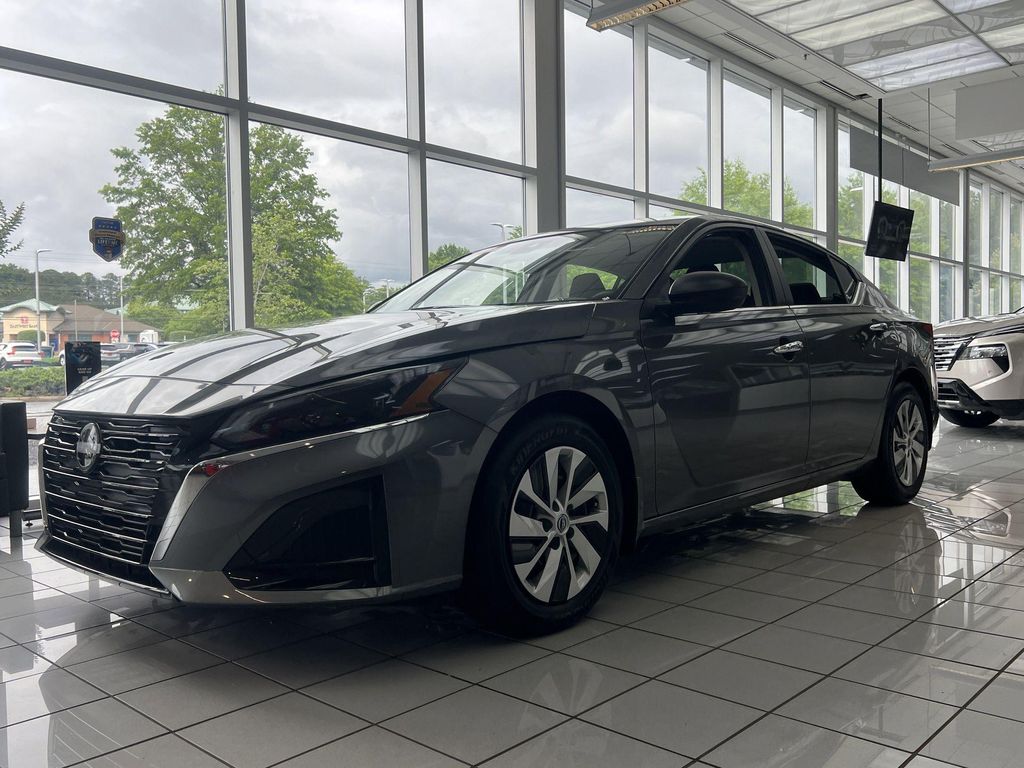 New 2025 Nissan Altima S FWD