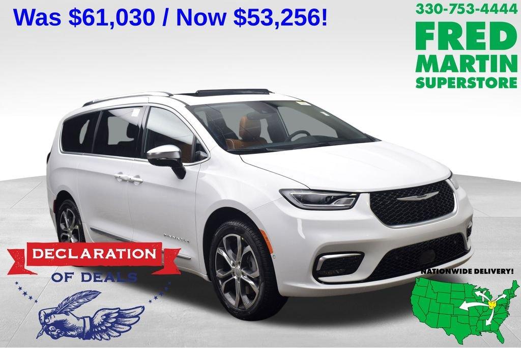 New 2026 Chrysler Pacifica Pinnacle