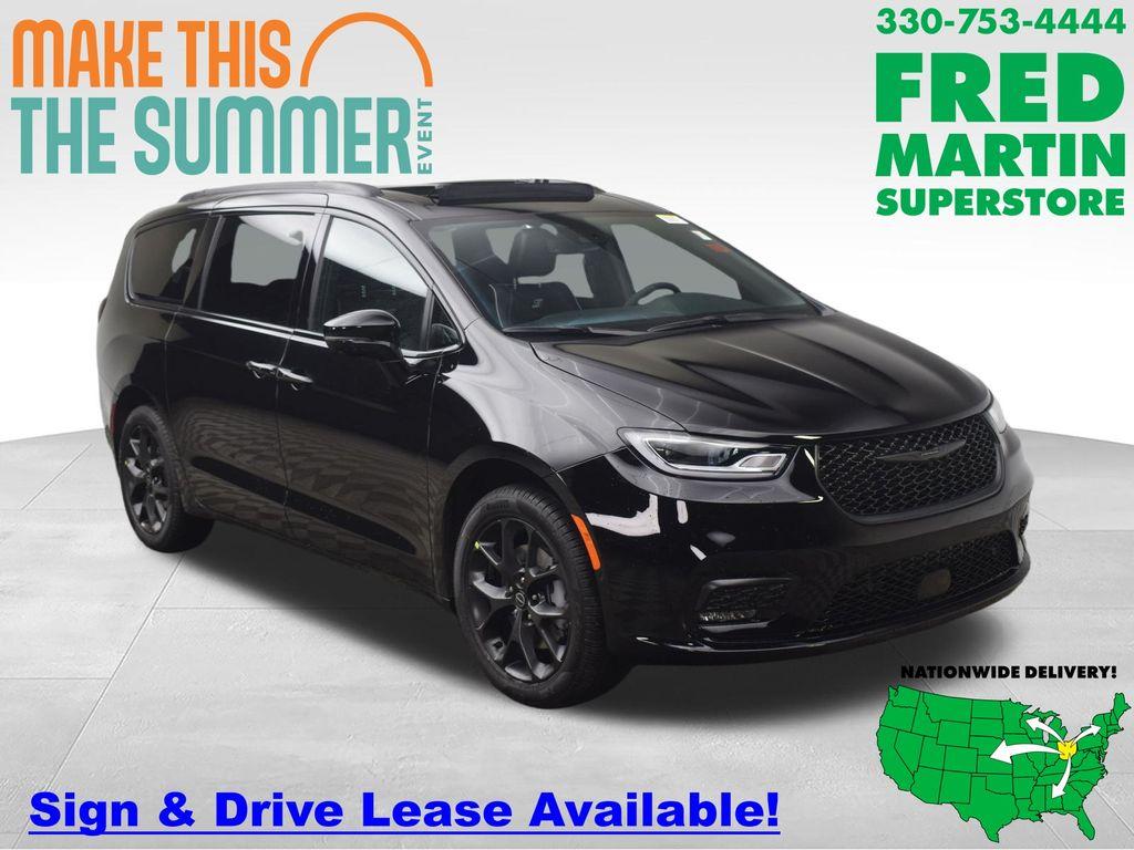 New 2026 Chrysler Pacifica Limited