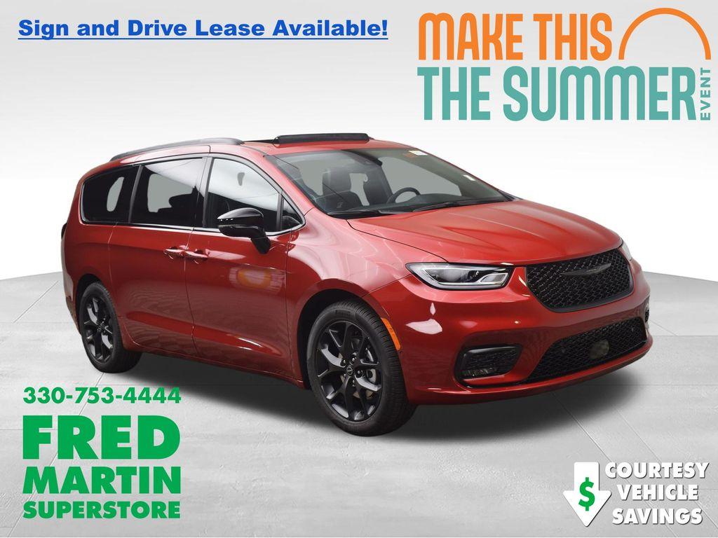 New 2026 Chrysler Pacifica Limited