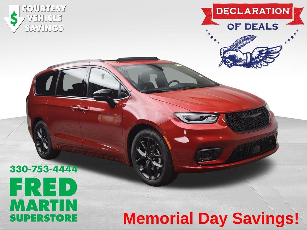 New 2026 Chrysler Pacifica Limited