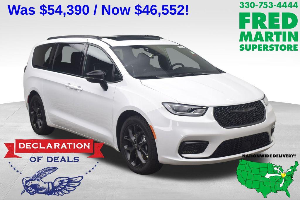 New 2026 Chrysler Pacifica Limited