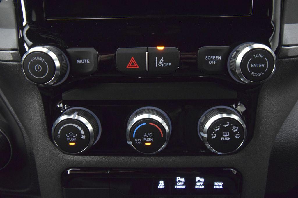 صورة مصغرة 21 لـ 2026 RAM 1500 TRADESMAN