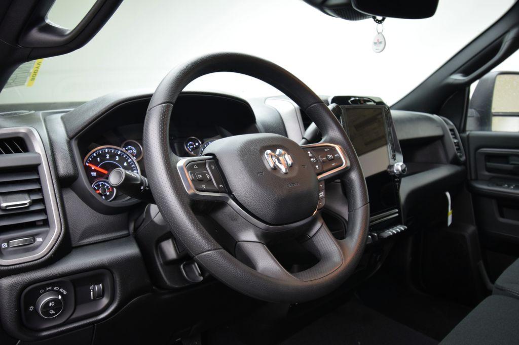 صورة مصغرة 31 لـ 2026 RAM 2500 TRADESMAN