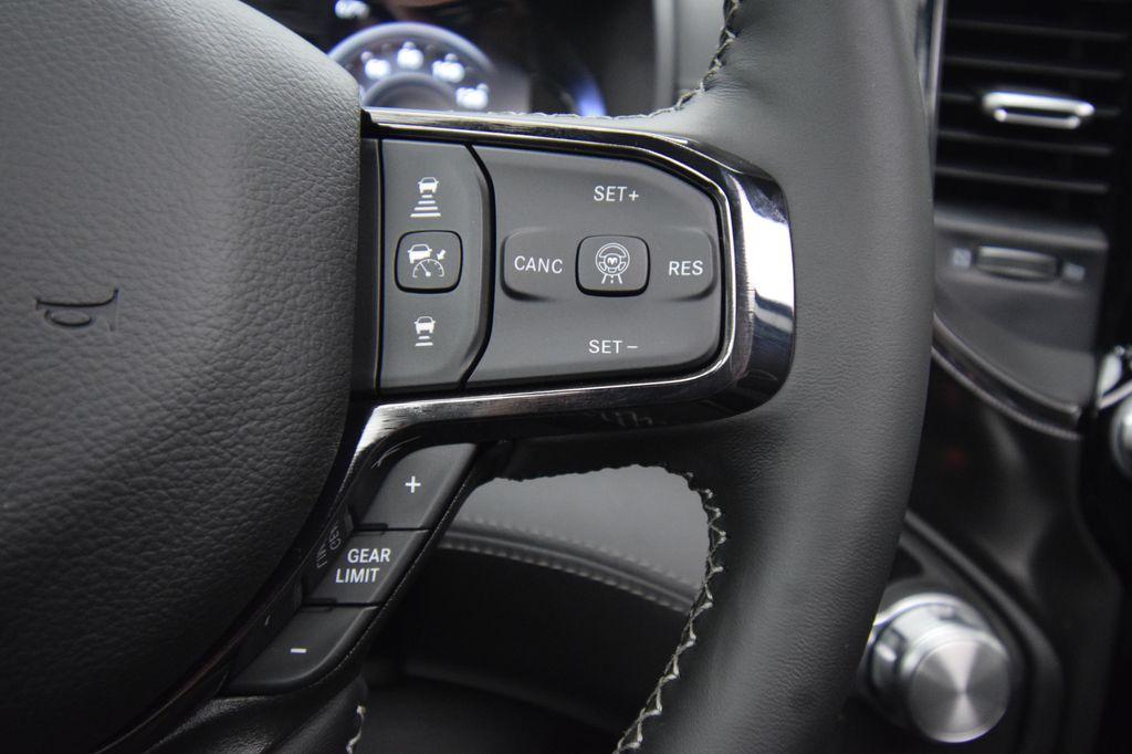صورة مصغرة 31 لـ 2026 RAM 1500 LIMITED