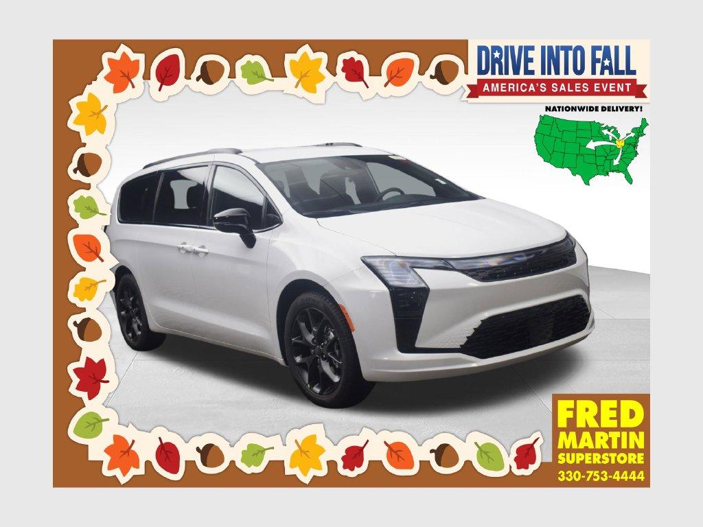 New 2027 Chrysler Pacifica SELECT