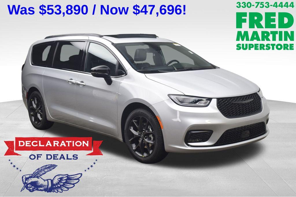 New 2026 Chrysler Pacifica Limited