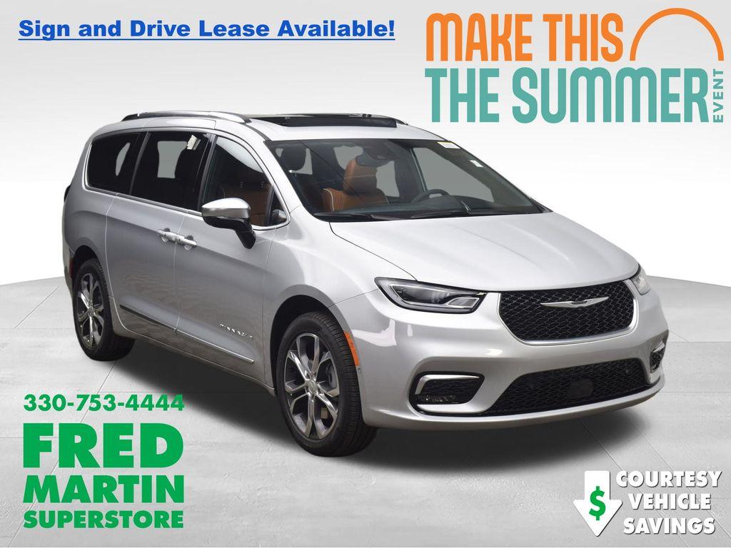 New 2026 Chrysler Pacifica Pinnacle