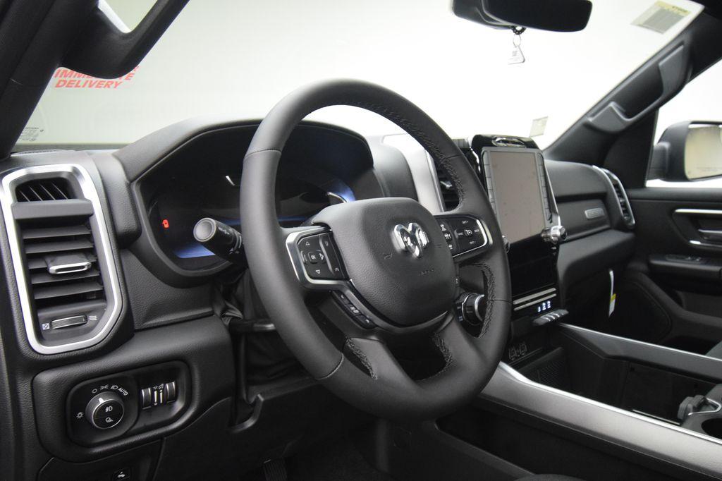 2027 RAM 1500 BIG HORN — миниатюра 29