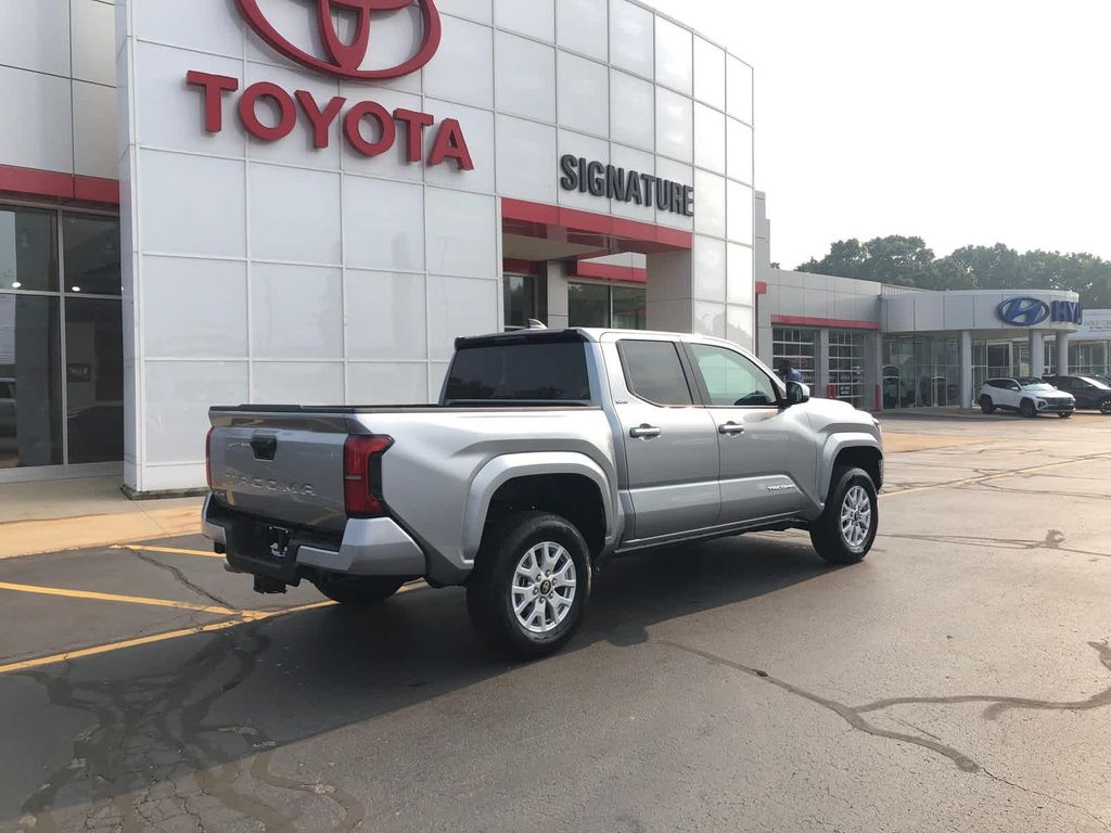 2026 Toyota TACOMA SR5 — фото 2
