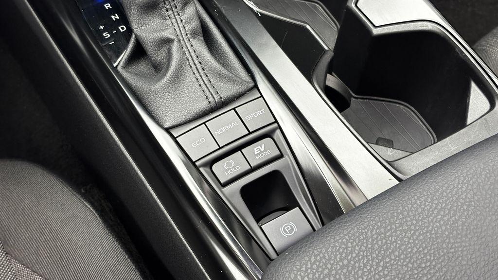 صورة مصغرة 22 لـ 2026 Toyota CAMRY LE