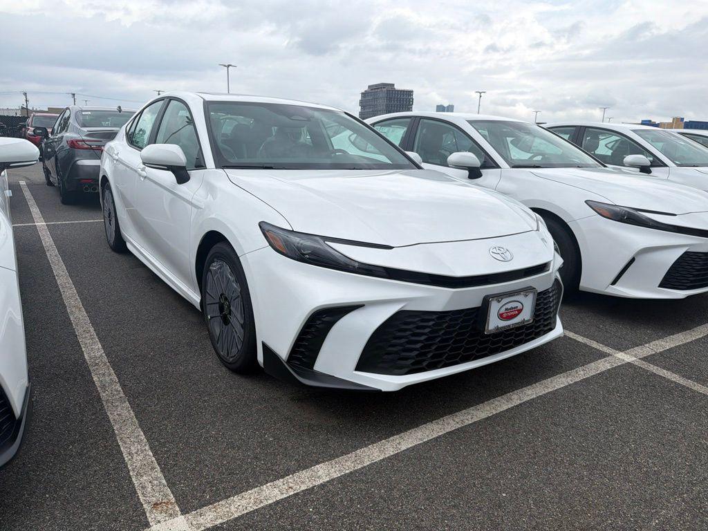2026 Toyota CAMRY SE photo 3