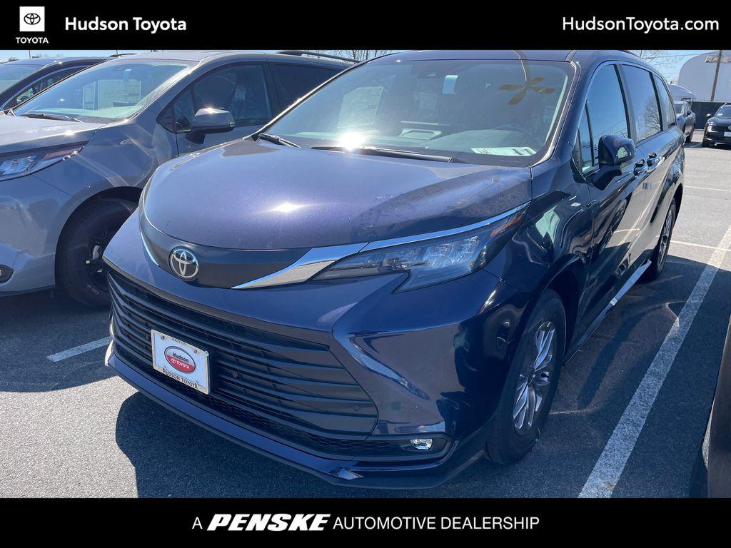 New 2026 Toyota Sienna XLE