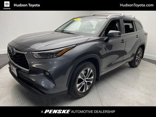Used 2023 Toyota Highlander Hybrid XLE