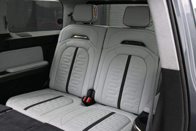 2023 Rivian R1S ADVENTURE QUAD MOTOR LARGE PACK 缩略图 32