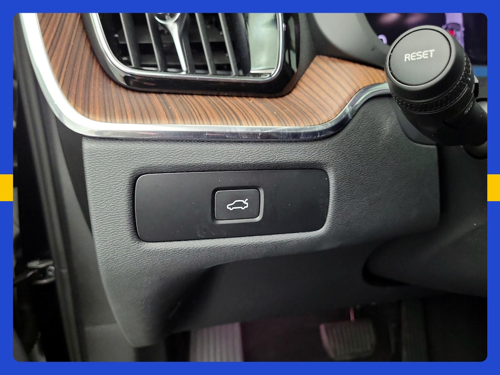 صورة 16 لـ 2024 Volvo XC60 B5 PLUS DARK THEME