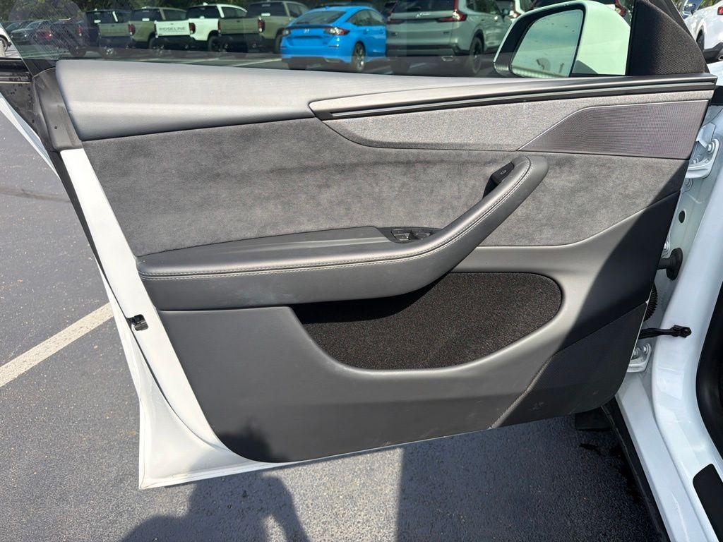 2026 Tesla MODEL Y STANDARD RANGE — миниатюра 18