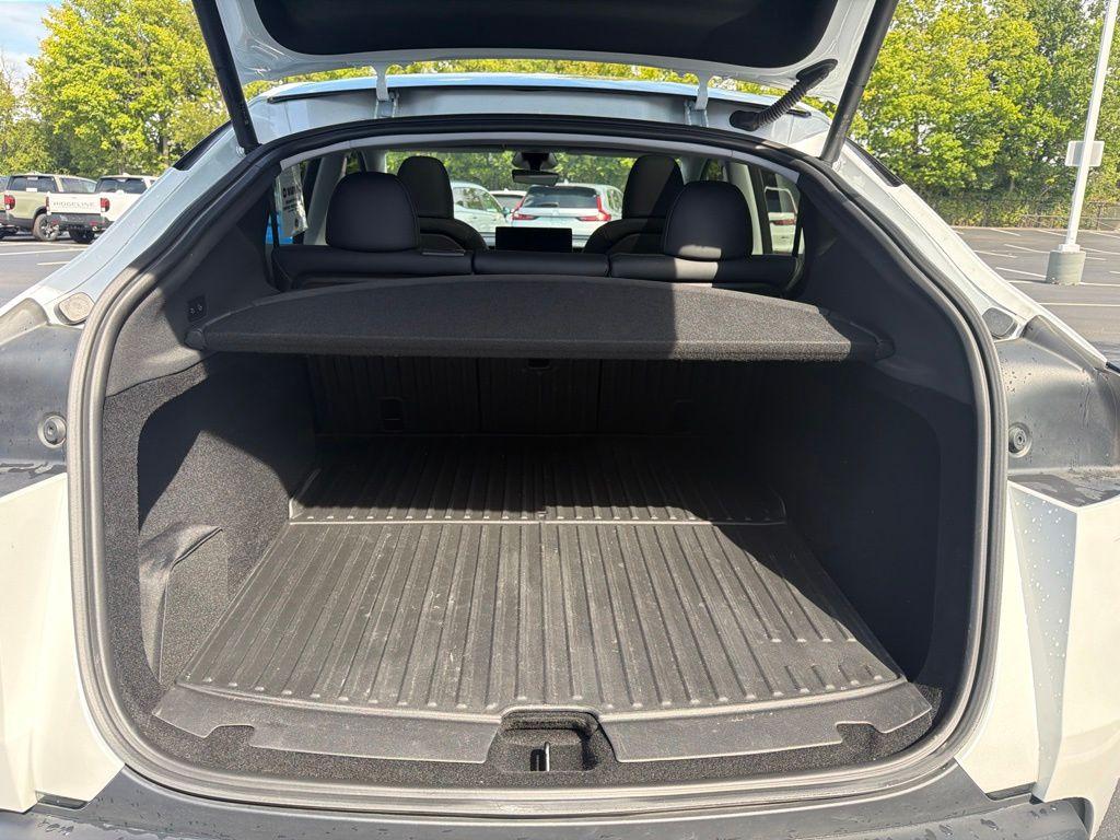 2026 Tesla MODEL Y STANDARD RANGE — миниатюра 21