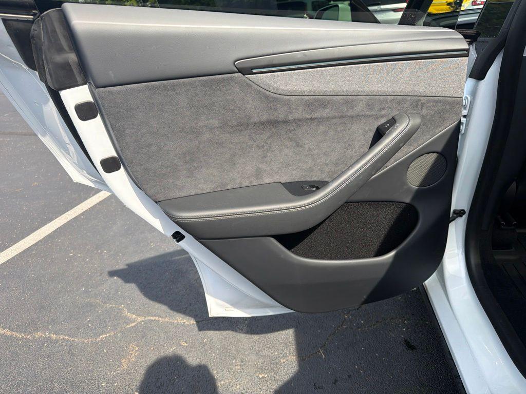 2026 Tesla MODEL Y STANDARD RANGE — миниатюра 20